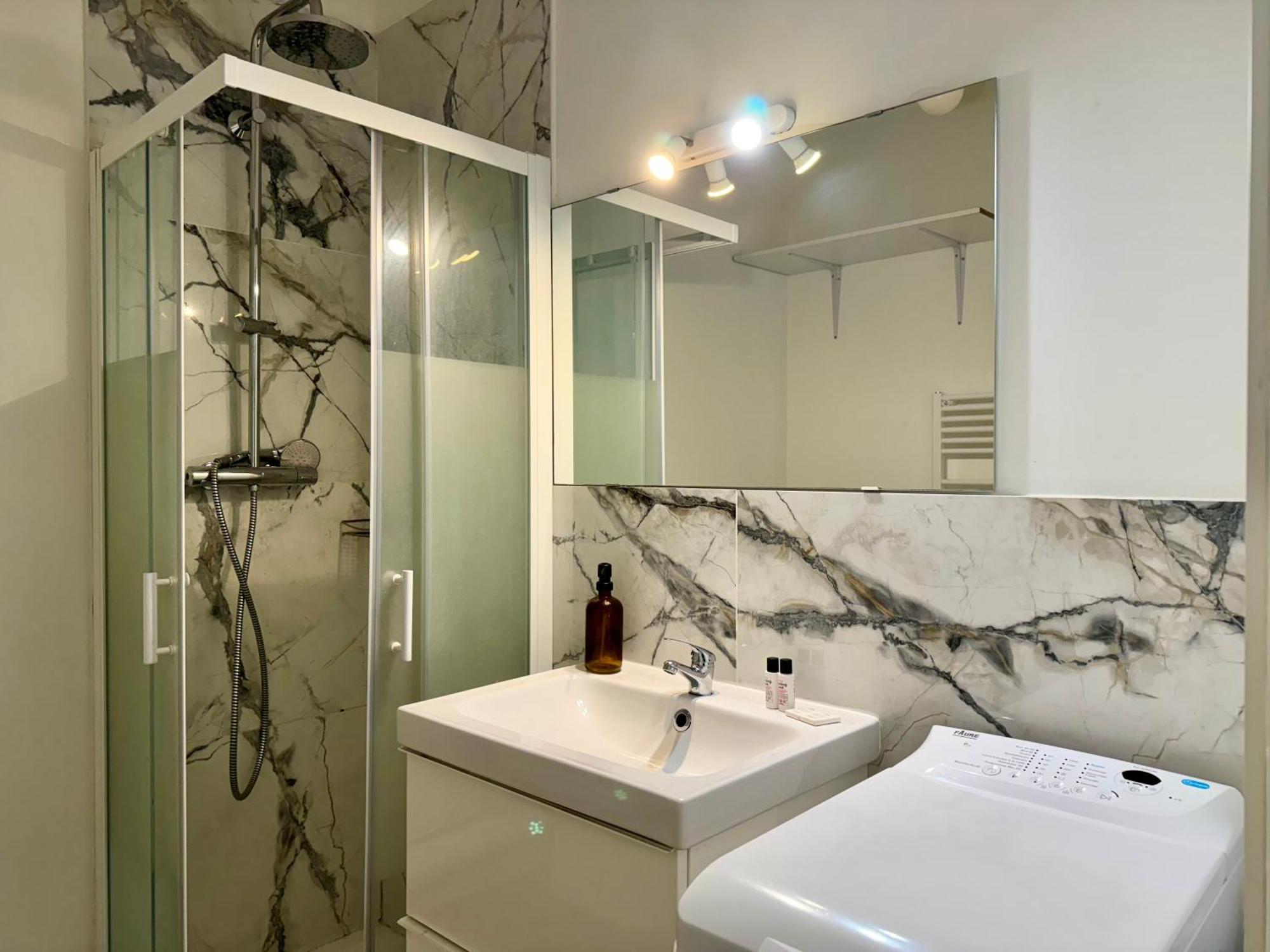 Suite Noya Villeurbanne Exterior photo